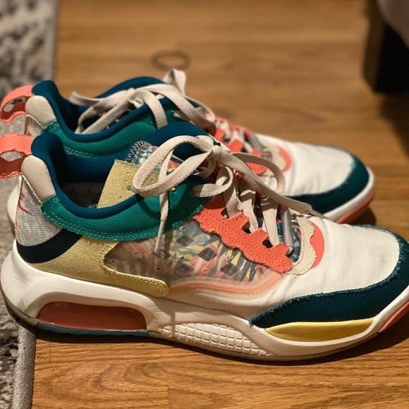 Jordan Max 200 SB ( Miami ) (Southbeach) color way - Picture 1 of 3